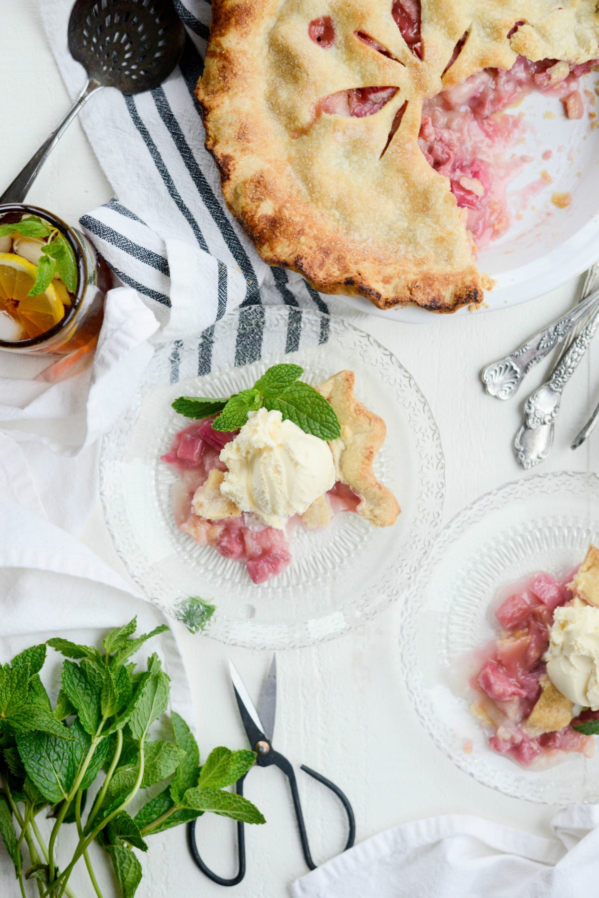 Homemade Rhubarb Pie