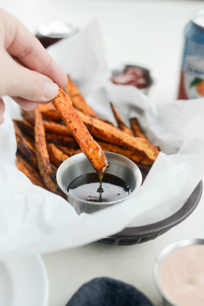 Air Fryer Crispy Sweet Potato Fries l SimplyScratch.com 