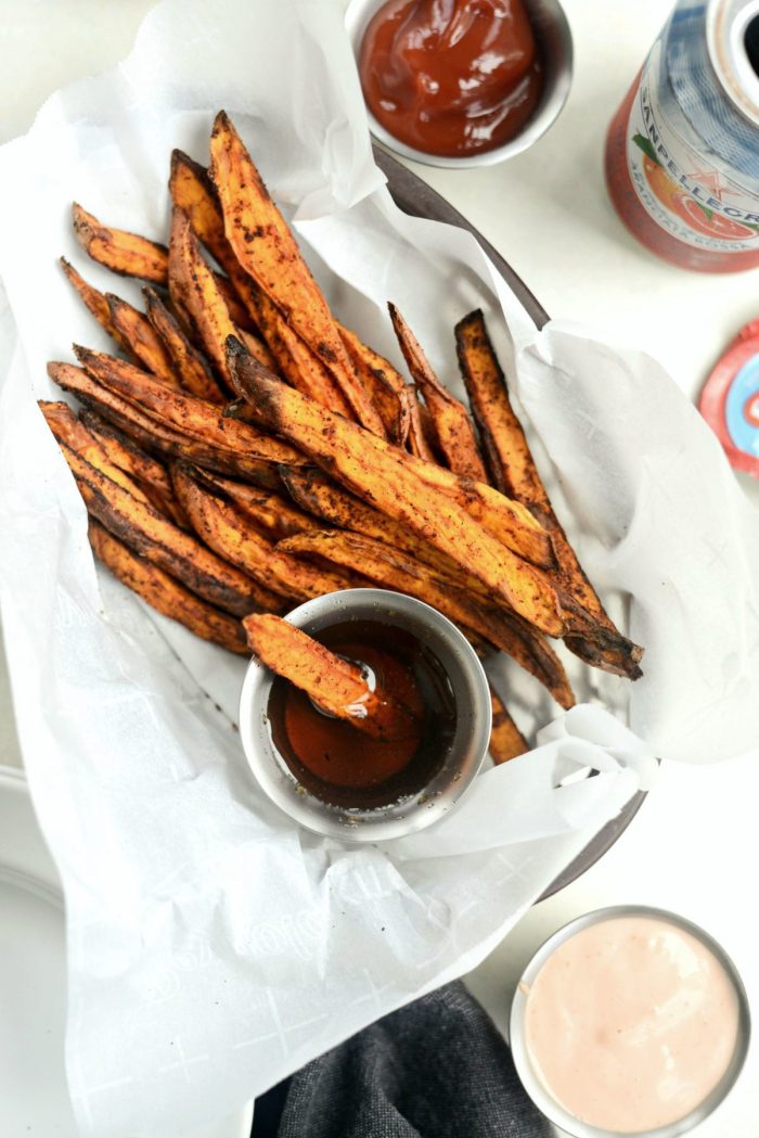 Air Fryer Crispy Sweet Potato Fries l SimplyScratch.com