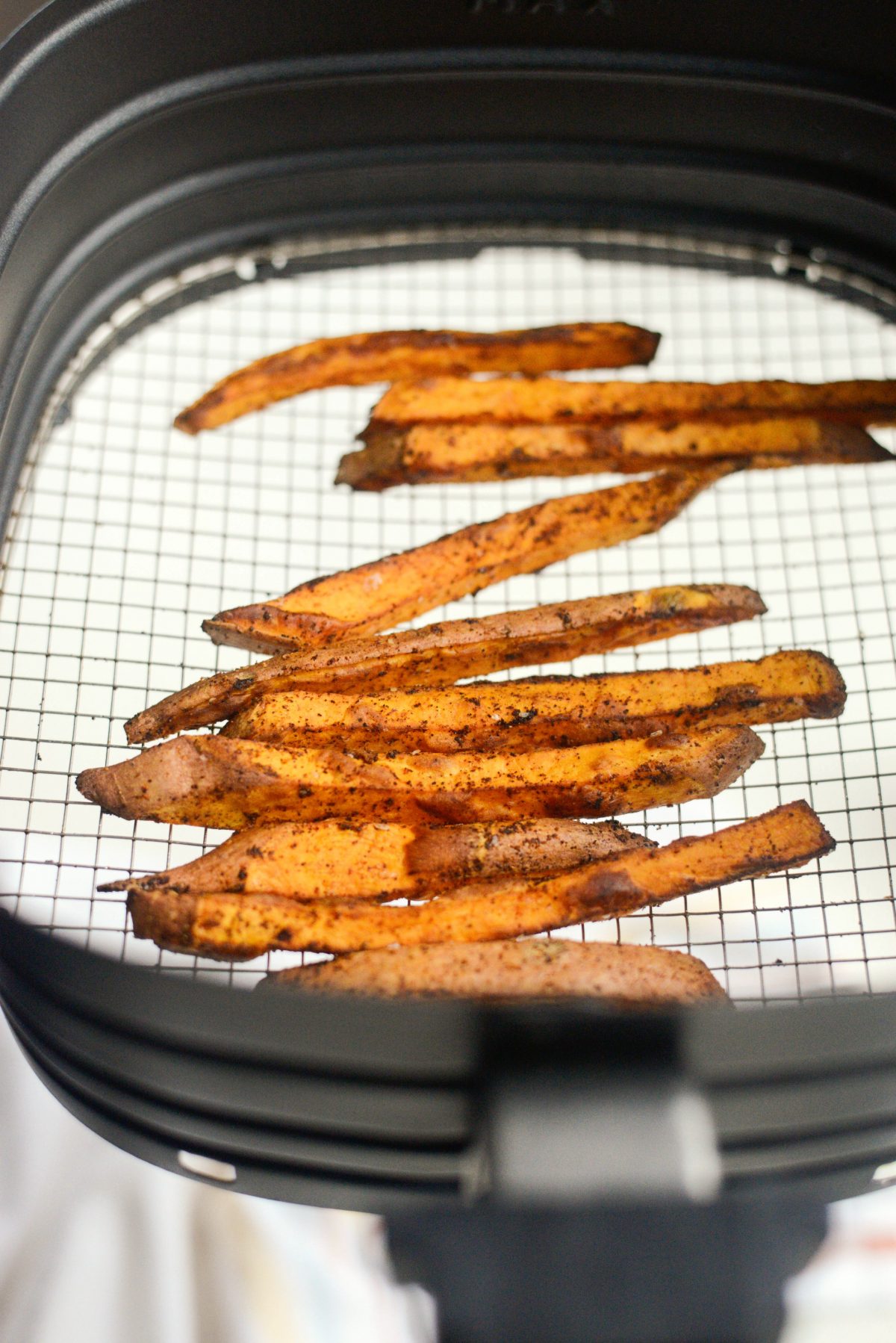 Air Fryer Crispy Sweet Potato Fries l SimplyScratch.com 