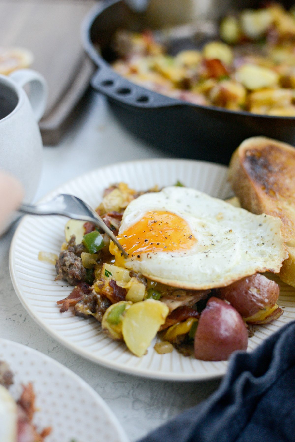 https://www.simplyscratch.com/wp-content/uploads/2018/05/Farmers-Breakfast-Skillet-l-SimplyScratch.com-20-1200x1798.jpg