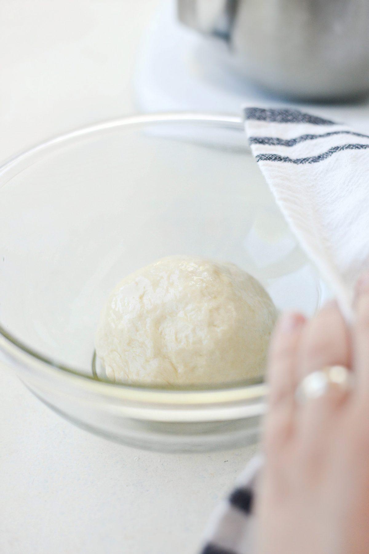 Homemade Pizza Dough l SimplyScratch.com