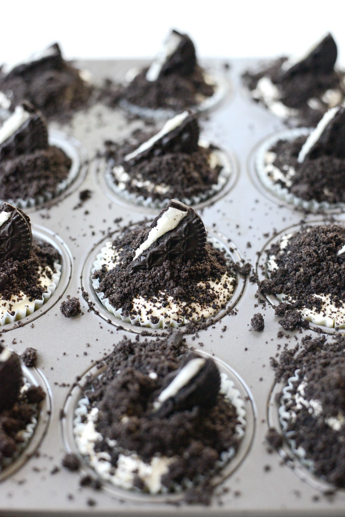 Cookies and Cream Mini Cheesecakes