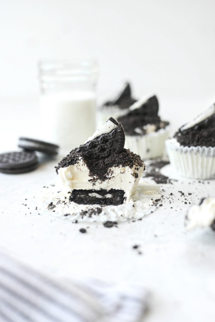 Cookies and Cream Mini Cheesecakes