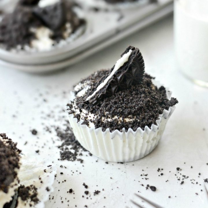NoBake Cookies and Cream Mini Cheesecakes Simply Scratch