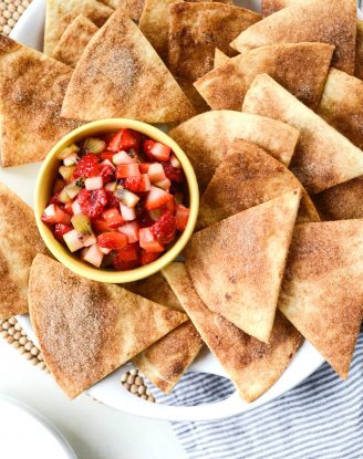 Fruit Salsa with Baked Cinnamon Sugar Chips l SimplyScratch.com