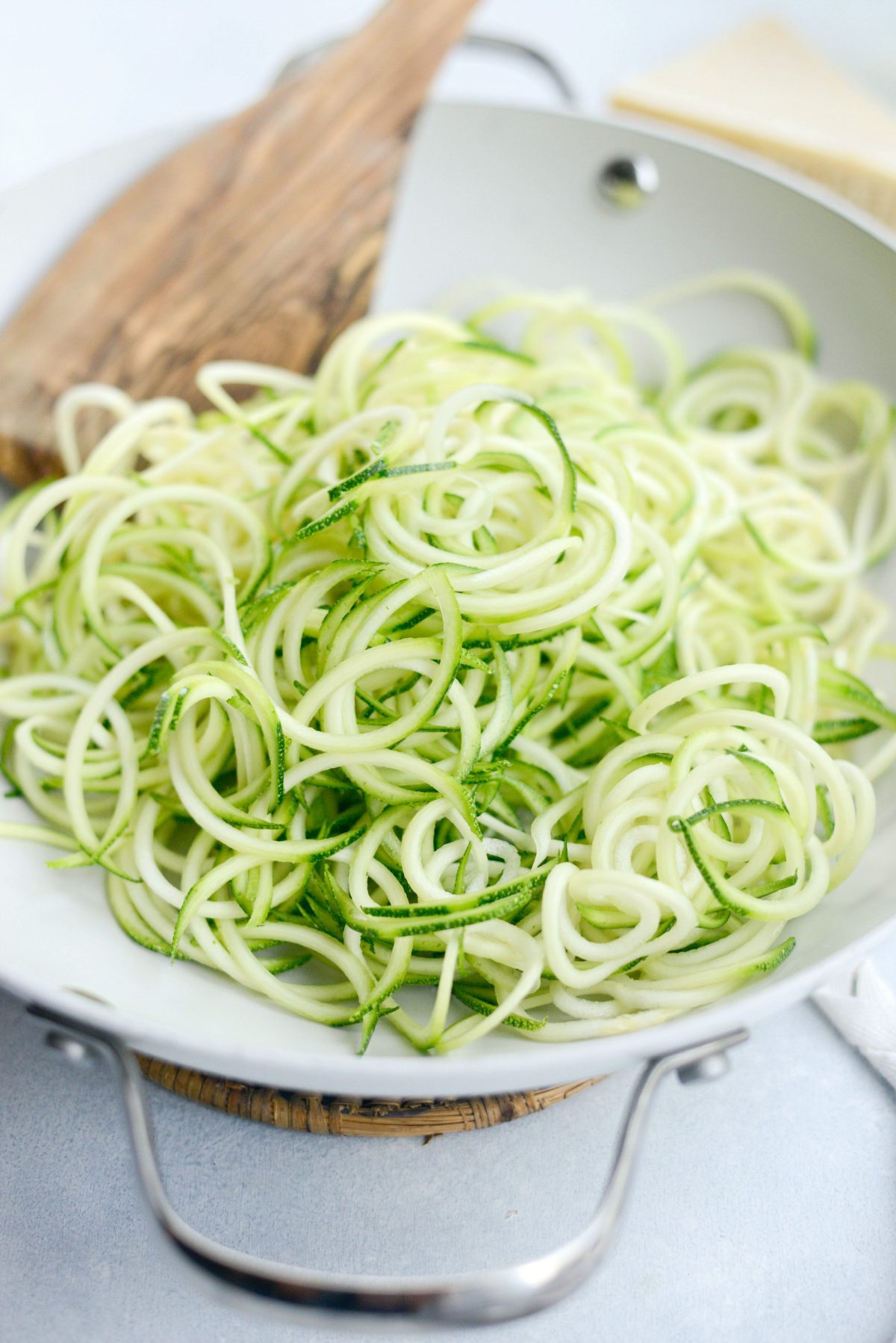 Garlic Parmesan Zoodles (Spiralizer Recipe) - A Pinch of Healthy