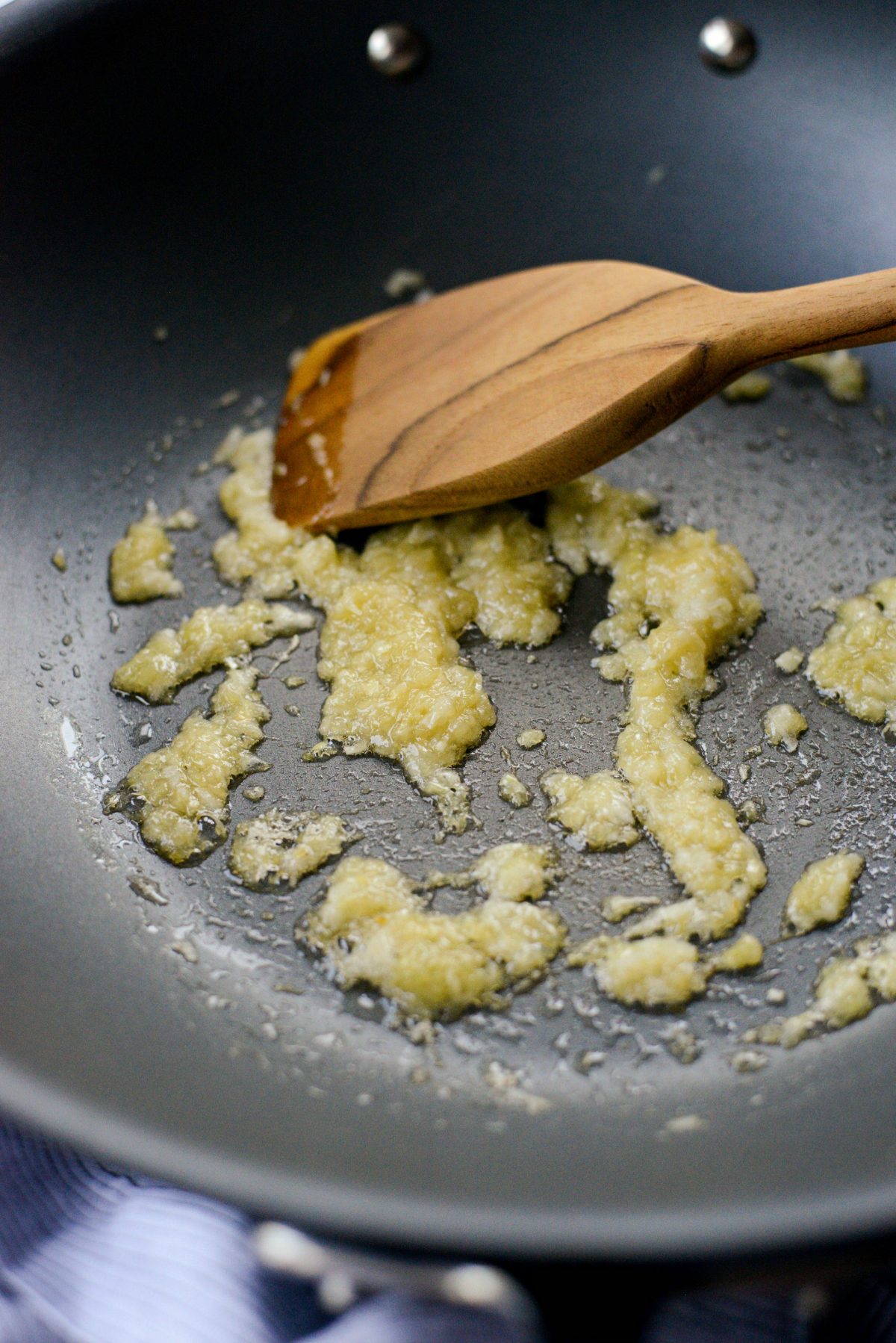 sauté lemongrass, ginger and garlic