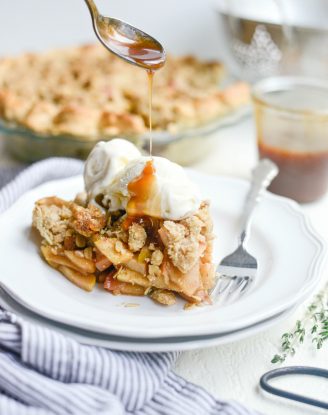 Rustic Brown Sugar Apple Pie with Oatmeal Thyme Crumble