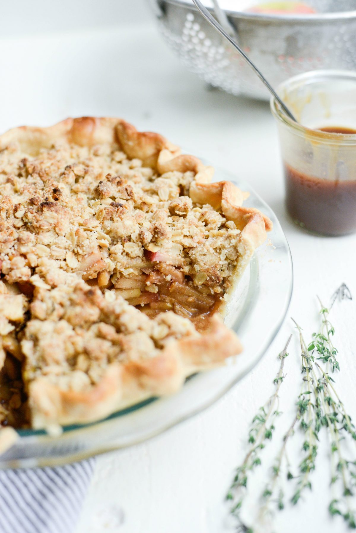 Rustic Brown Sugar Apple Pie with Oatmeal Thyme Crumble l SimplyScratch.com