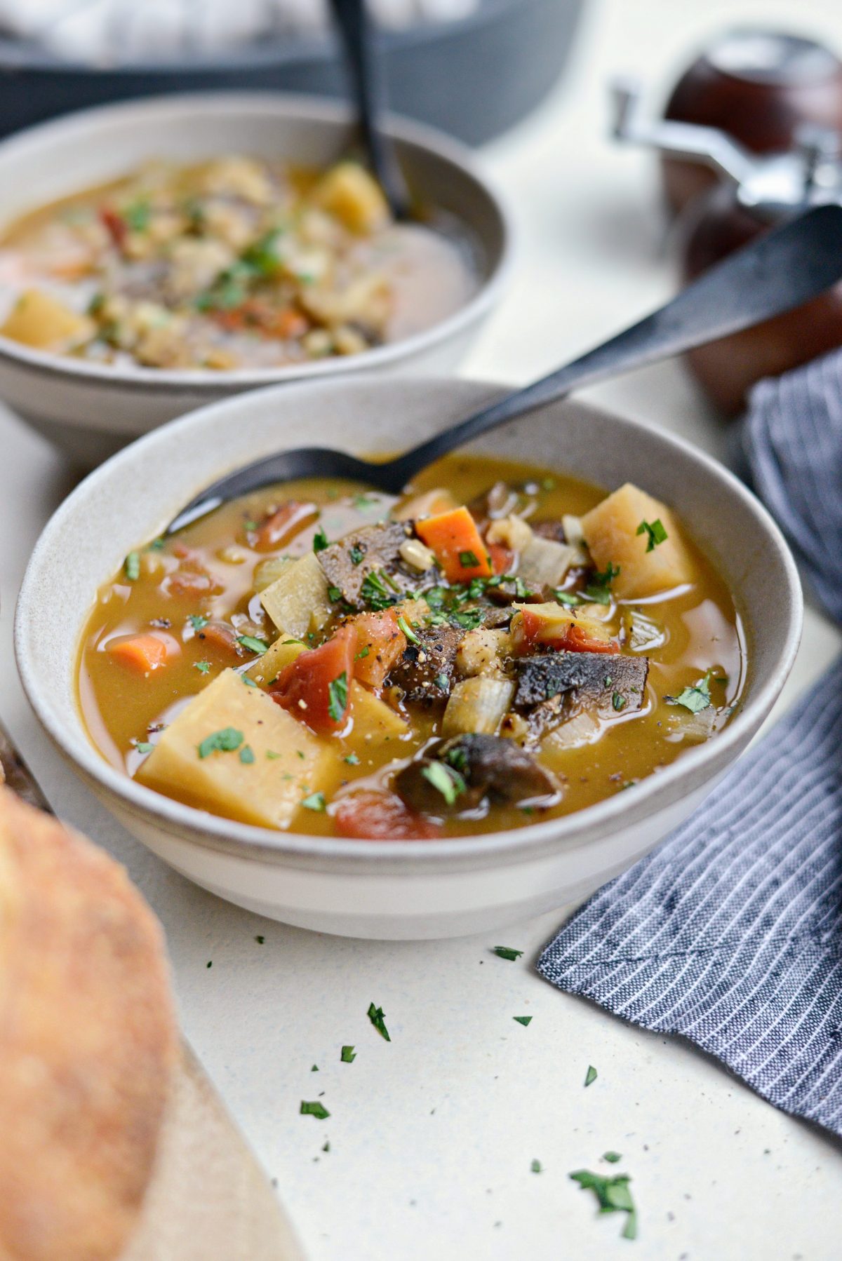 Slow Cooker Mushroom Barley Stew