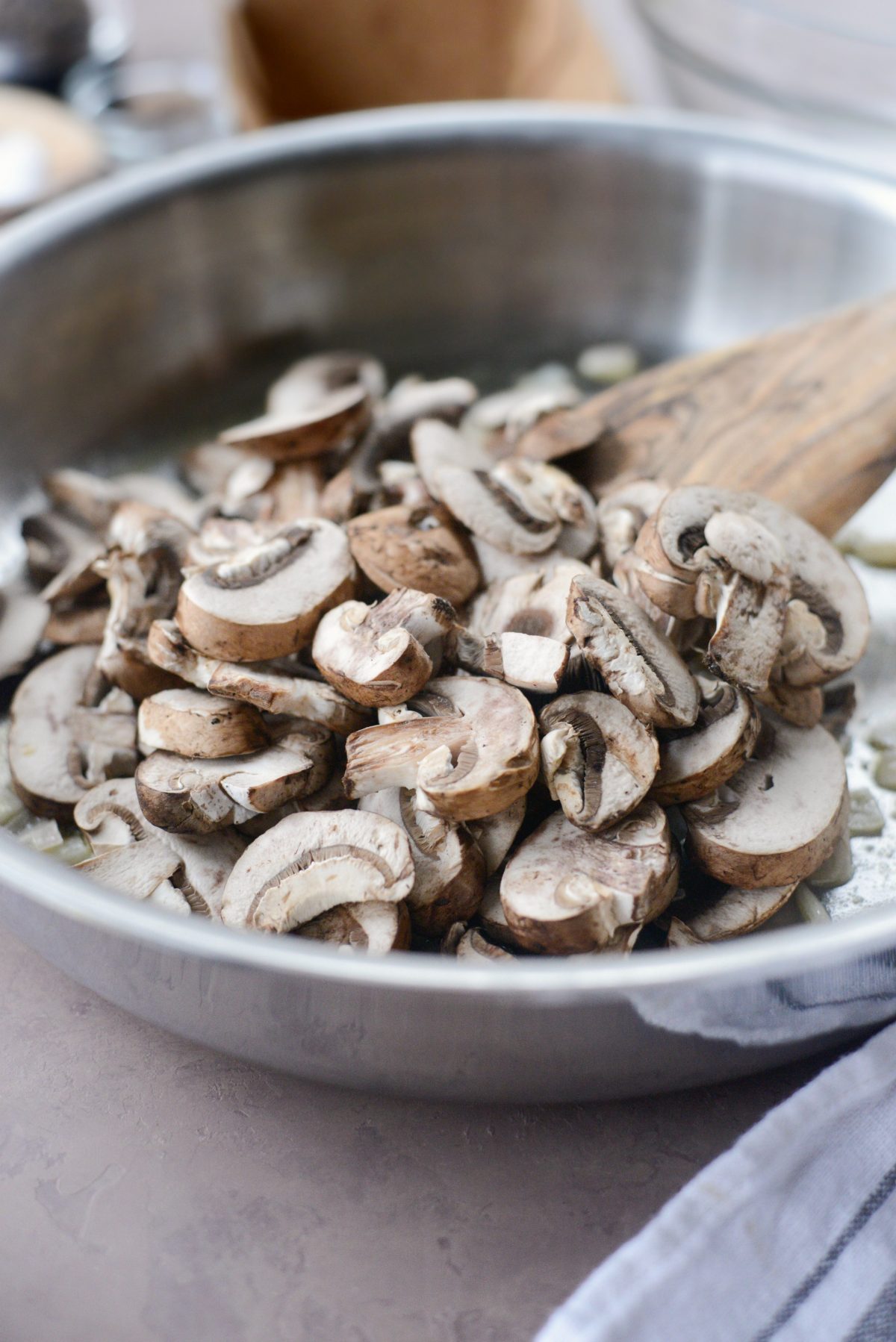 add sliced mushrooms 