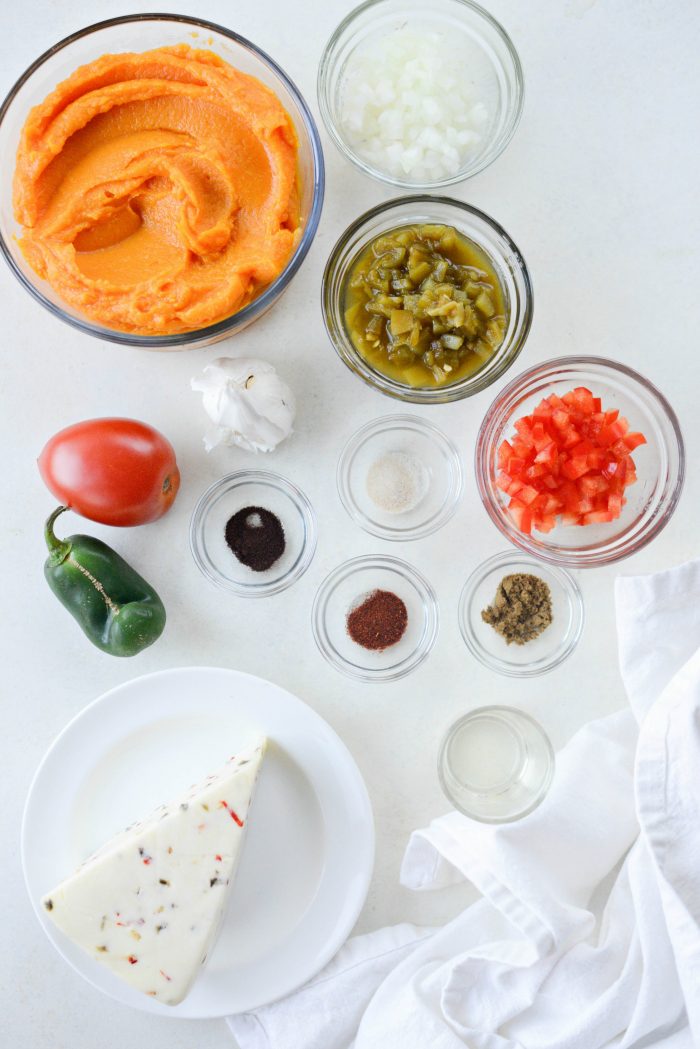 Spicy Squash Queso ingredients