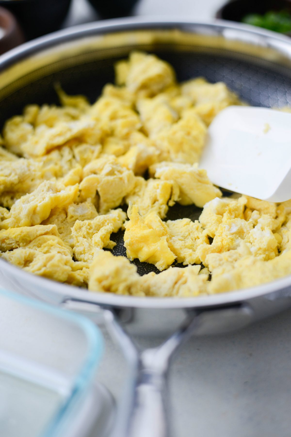 scramble eggs