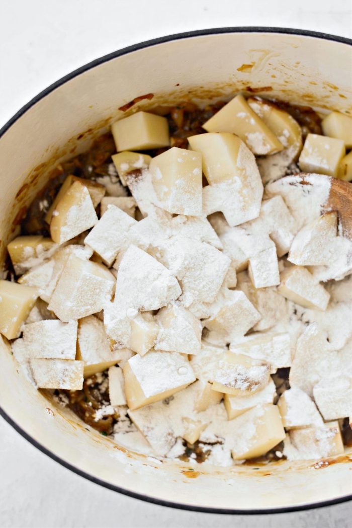 sprinkle in flour