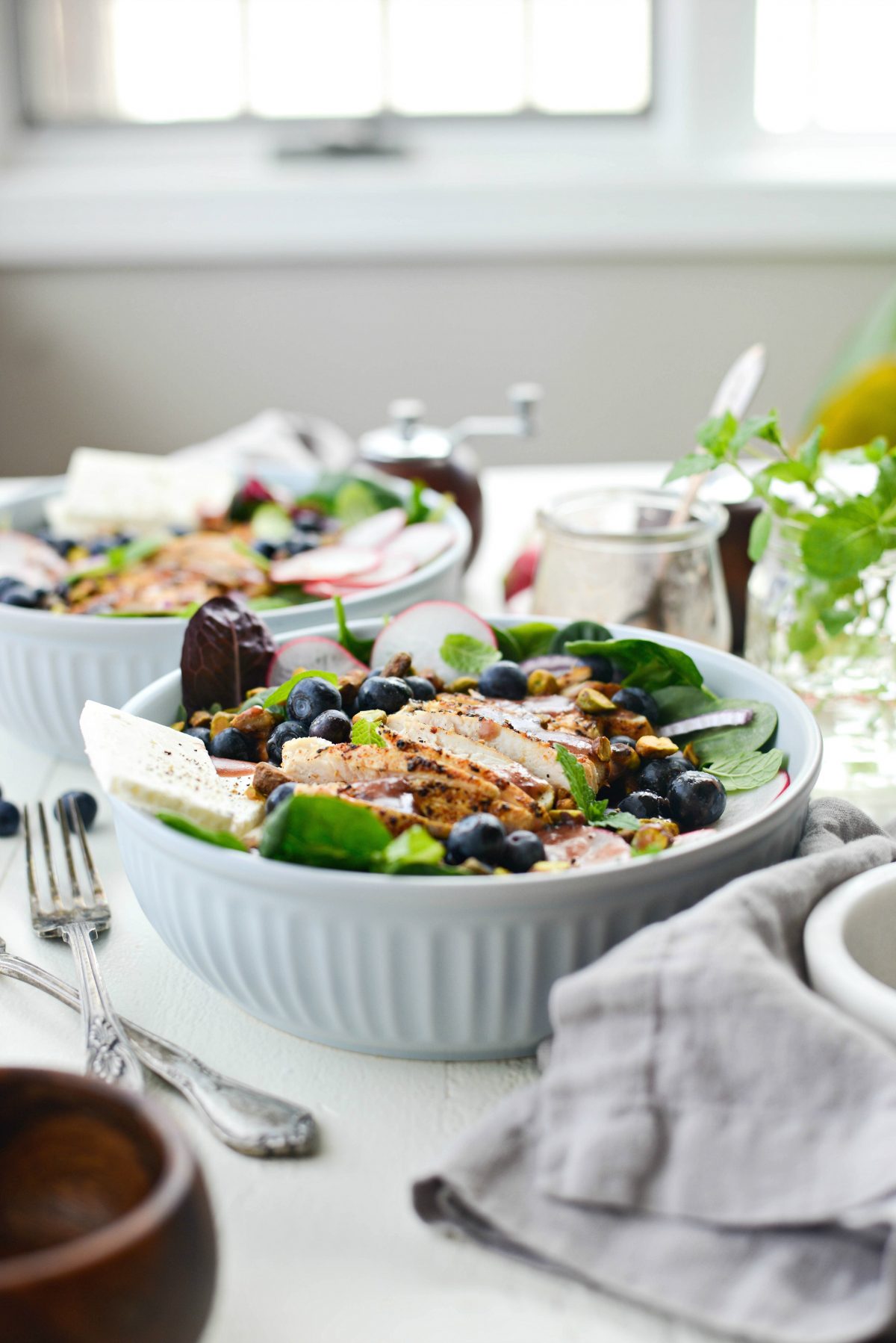 Chicken Blueberry Feta Salad with Pomegranate Jam Vinaigrette #chicken #blueberry #feta #salad #jamdressing