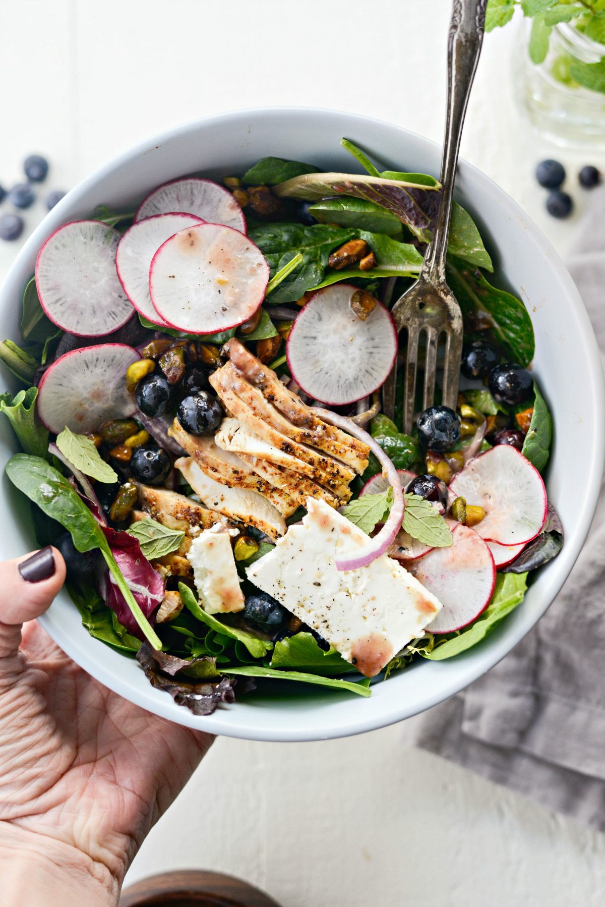 Chicken Blueberry Feta Salad with Pomegranate Jam Vinaigrette #chicken #blueberry #feta #salad #jamdressing