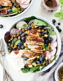 Chicken Blueberry Feta Salad with Pomegranate Jam Vinaigrette #chicken #blueberry #feta #salad #jamdressing