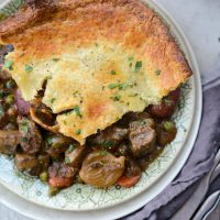 Guinness Beef Pot Pie l SimplyScratch.com #stpatricksday #irish #stout #guinnesss #recipe #potpie #beef #beer #whitecheddar #piecrust #homemade