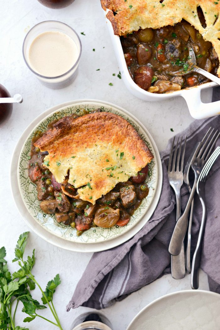 Guinness Beef Pot Pie l SimplyScratch.com #stpatricksday #irish #stout #guinnesss #recipe #potpie #beef #beer #whitecheddar #piecrust #homemade