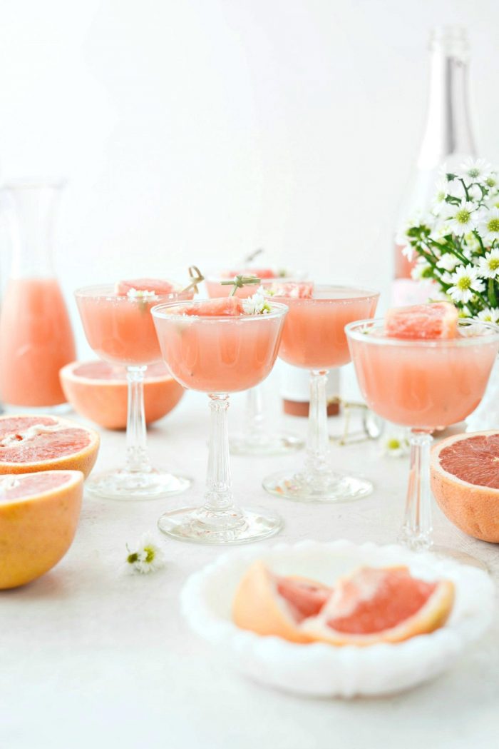 Grapefruit Rosé Mimosas l SimplyScratch.com #adult #beverage #grapefruit #rose #mimosa #easter #brunch #mothersday