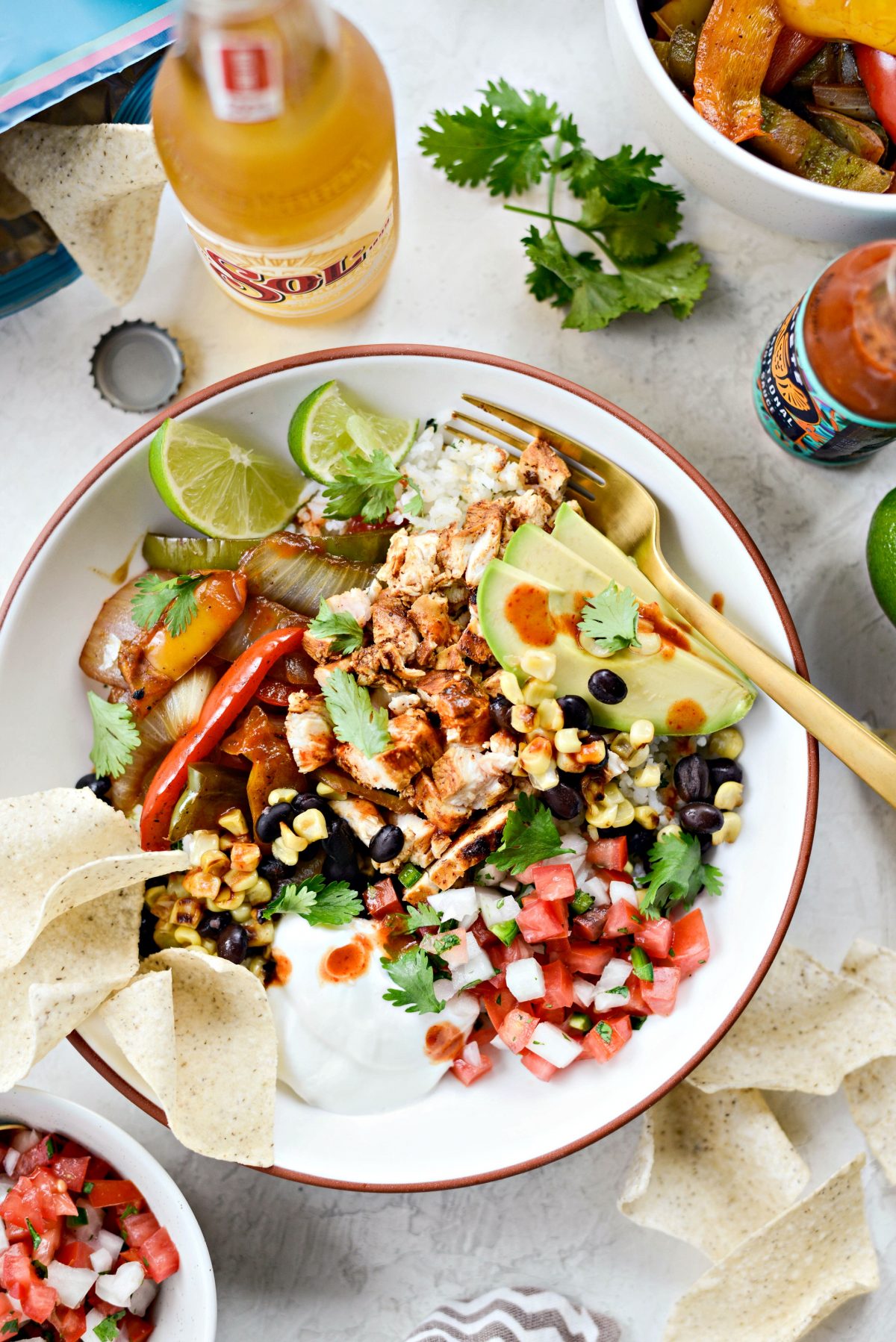 Chipotle Chicken Fajita Rice Bowls l SimplyScratch.com #chipotle #chicken #fajita #ricebowls #dinner #easy