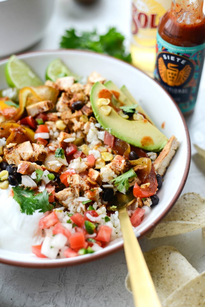 Chipotle Chicken Fajita Rice Bowls l SimplyScratch.com #chipotle #chicken #fajita #ricebowls #dinner #easy