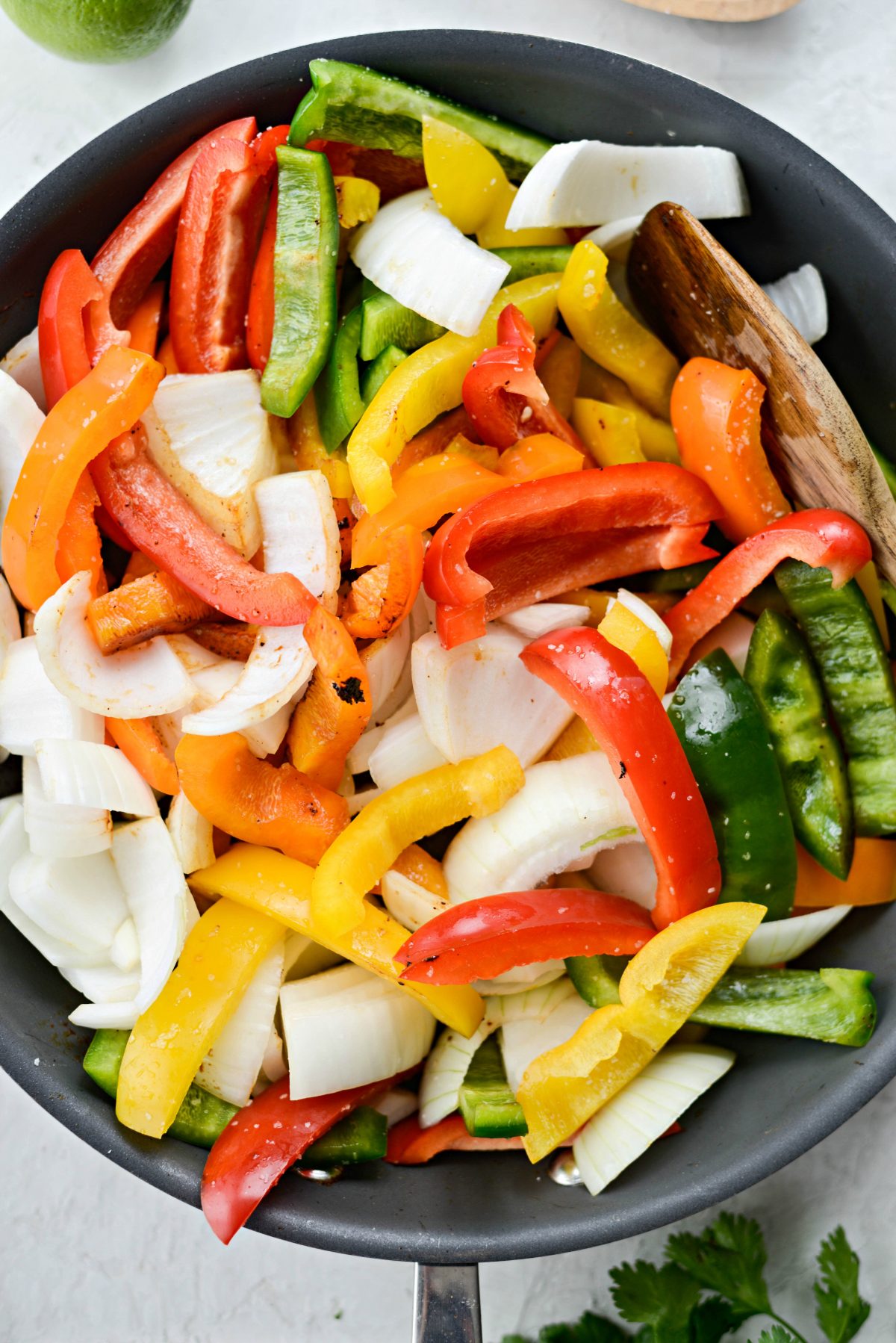 Chipotle Chicken Fajita Rice Bowls l SimplyScratch.com #chipotle #chicken #fajita #ricebowls #dinner #easy