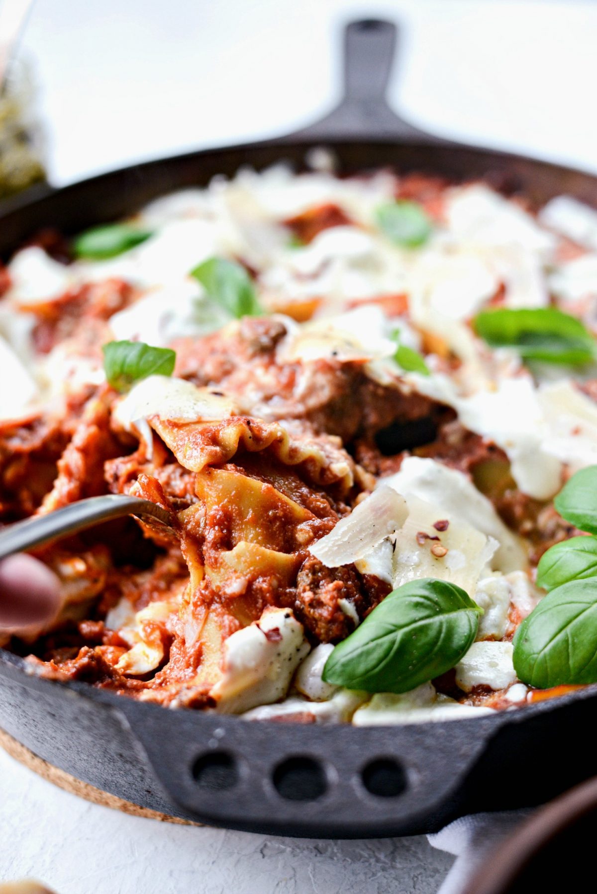 Easy Skillet Lasagna l SimplyScratch.com #skillet #lasagna #easy #recipe #onepan