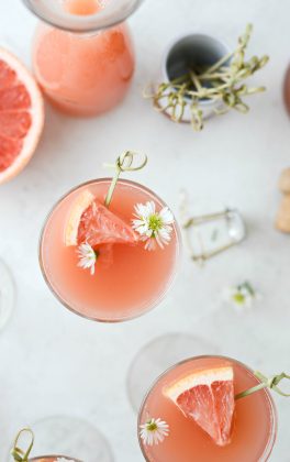 Grapefruit Rosé Mimosas l SimplyScratch.com #adult #beverage #grapefruit #rose #mimosa #easter #brunch #mothersday