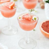 Grapefruit Rosé Mimosas l SimplyScratch.com #adult #beverage #grapefruit #rose #mimosa #easter #brunch #mothersday