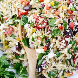 Greek Orzo Salad l SimplyScratch.com #greek #orzo #pasta #salad #spinach #feta #picnic