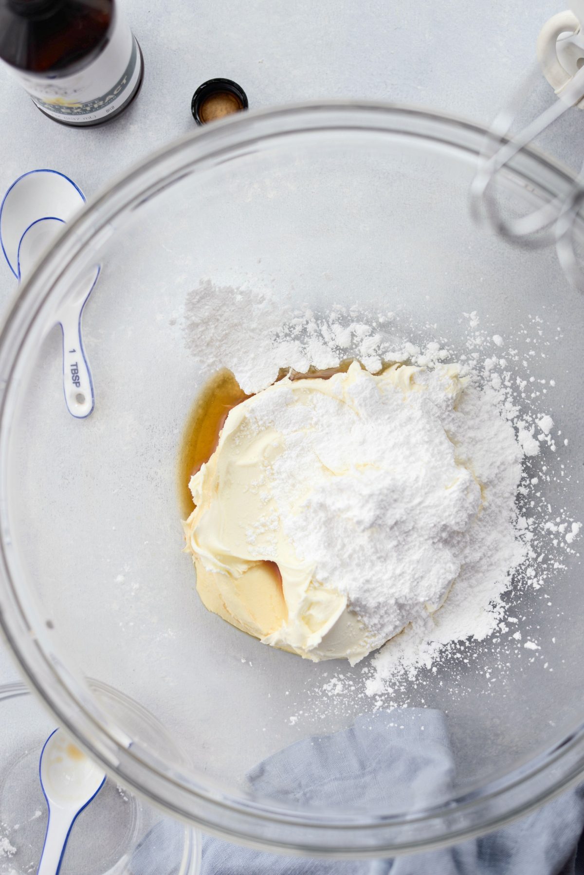 ingredients for Mascarpone Frosting in a bowl.