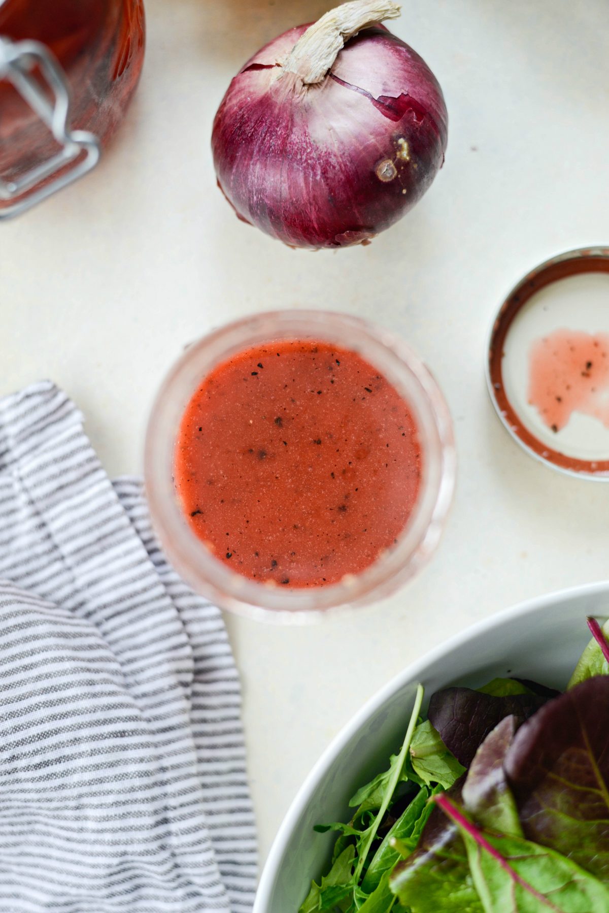 close up of Strawberry Peppercorn Vinaigrette