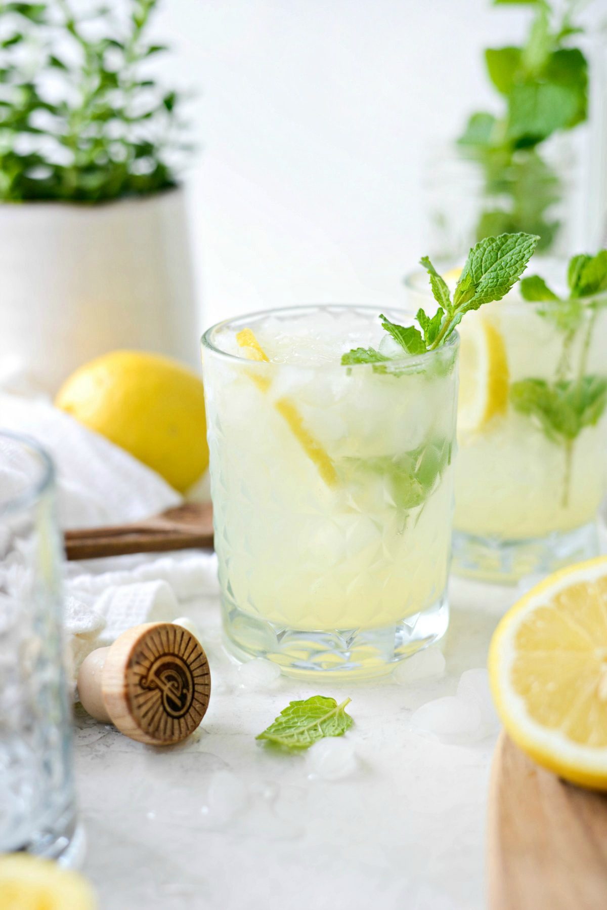 Lemon Gin Fizz - Simply Scratch