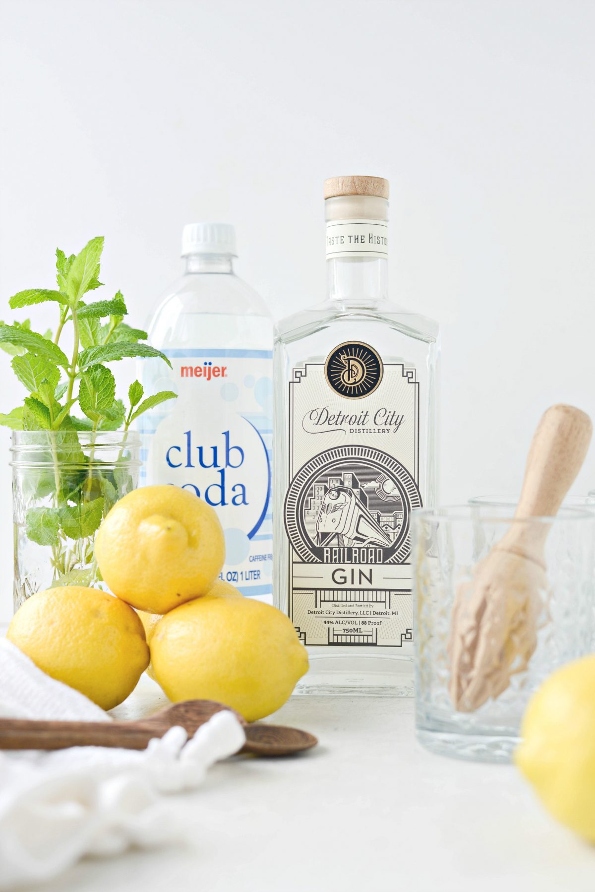 Lemon Gin Fizz ingredients