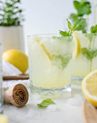 Lemon Gin Fizz l SimplyScratch.com #lemon #gin #cocktail #adultbeverage #drink