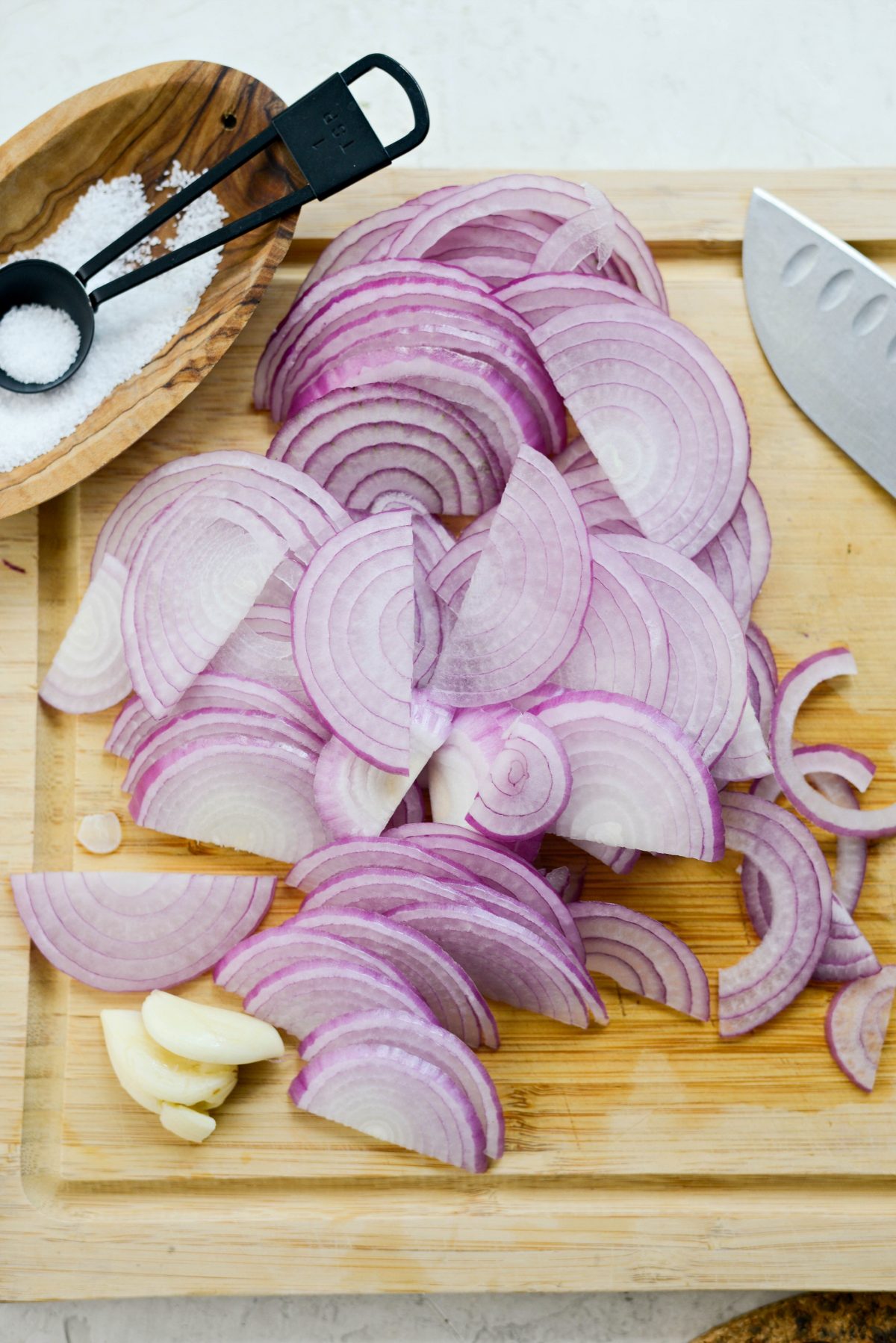 Quick Pickled Red Onions l SimplyScratch.com #homemade #pickled #redonions #condiments #preserving #pickling