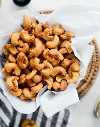 Honey Roasted Cashews l SimplyScratch.com #honey #maplesyrup #roasted #cashews #sweetandsalty #snack #homemade