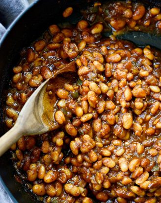 Spicy Jalapeño Baked Beans Recipe l SimplyScratch.com #vegetarian #jalapeno #bakedbeans #sidedish #beans #barbecue #cookout