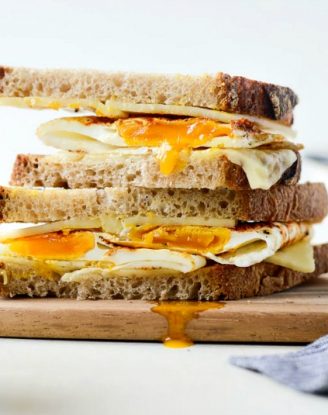 Best Fried Egg Sandwich l SimplyScratch.com #breakfast #sandwich #eggs #cheese #best