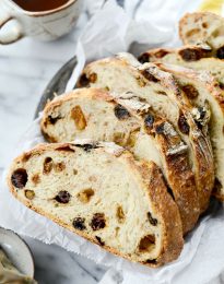No-Knead Cinnamon Raisin Bread l SimplyScratch.com #noknead #homeamde #dutchoven #cinnamon #raisin #bread #fromscratch #simplyscratch