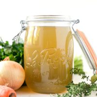 Slow Cooker Chicken Stock l SimplyScratch.com #homemade #fromscratch #slowcooker #chickenstock #chicken #simplyscratch