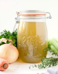 Slow Cooker Chicken Stock l SimplyScratch.com #homemade #fromscratch #slowcooker #chickenstock #chicken #simplyscratch