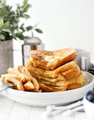 Your Basic Weekend French Toast l SimplyScratch.com #frenchtoast #breakfast #brunch #basi #easy #simplyscratch