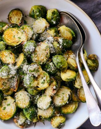 Air Fryer Brussels Sprouts l SimplyScratch.com #sidedish #airfried #airfryer #easy #fast #holiday #brussels #sprouts