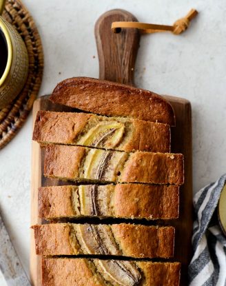 Classic Banana Bread Recipe l SimplyScratch.com #banana #classic #bananabread #recipe #homemade #fromscratch