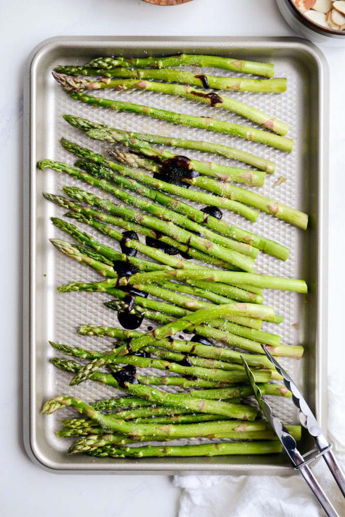 Asparagus seasoned with garlic powder and kosher salt.