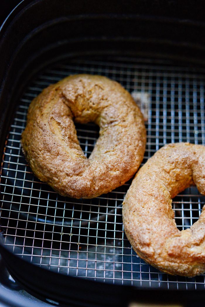 air fried pumpkin spice bagels