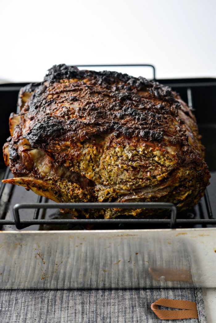allow the dijon rosemary crusted prime rib to rest.